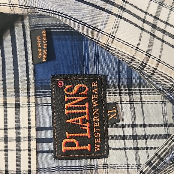 Button up shirt - Picture 2 of 5